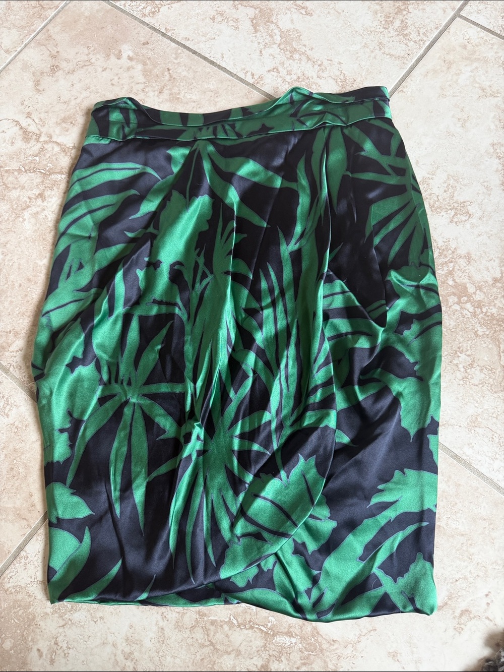 Armani Collezioni silk skirt size 6